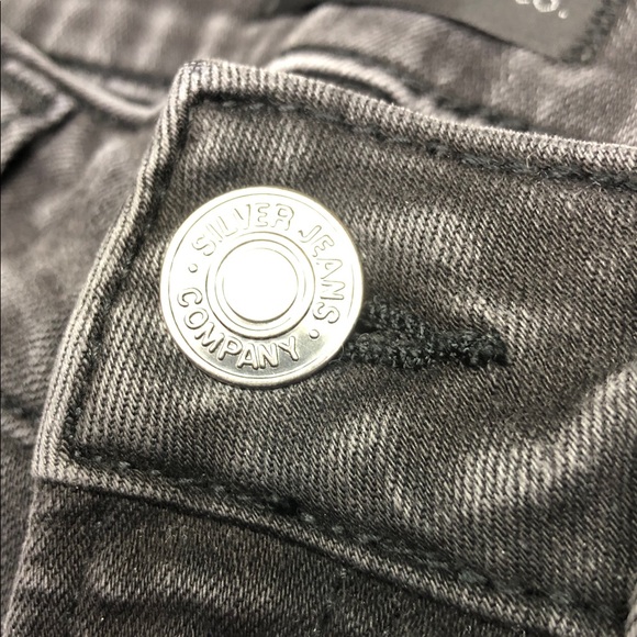 SILVER SUKI STRAIGHT BLACKWASH JEANS 28x31 LIKE NEW ⭐️ - Picture 3 of 13